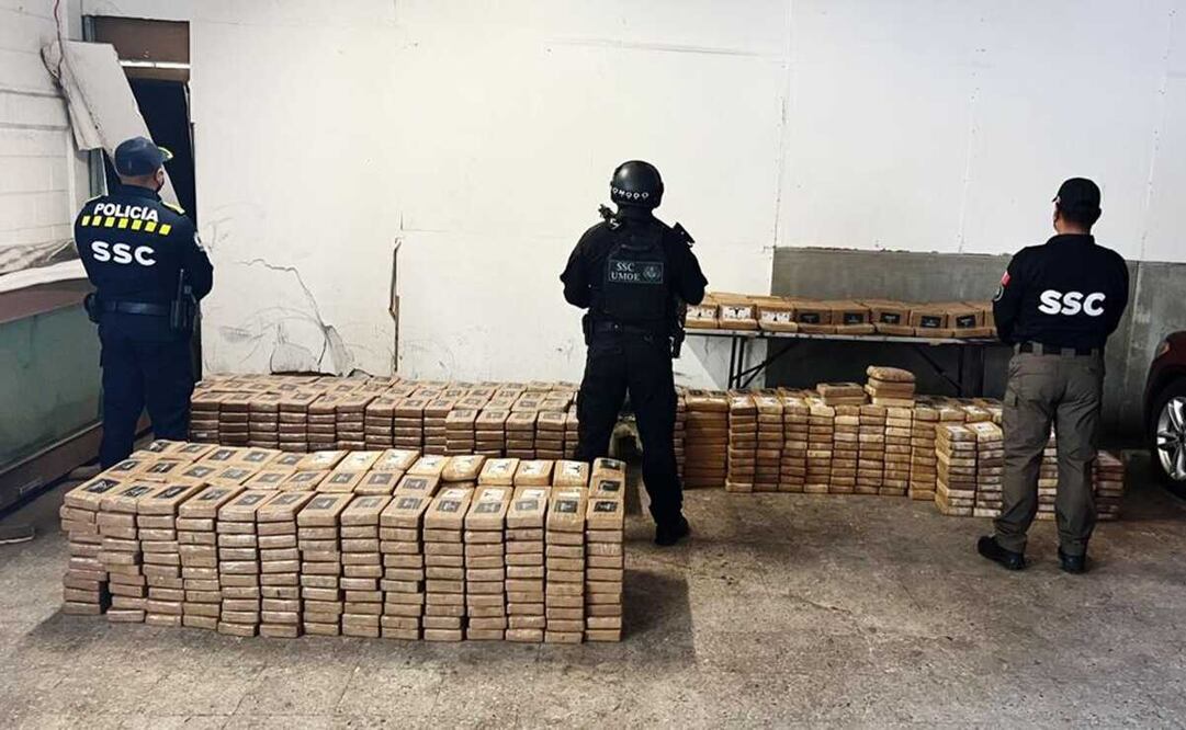 Primeros reportes de la SSC señalan que la droga decomisada esta mañana es proveniente de Colombia e ingresó vía marítima al país, desembarcando en Puerto Escondido. Foto: Especial 