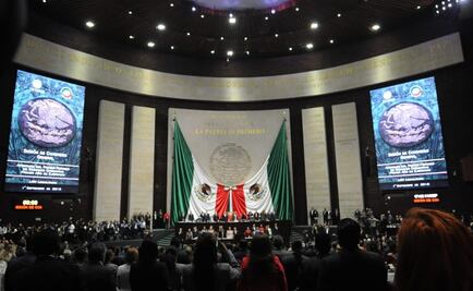 Aplauden y ovacionan a AMLO en San Lázaro