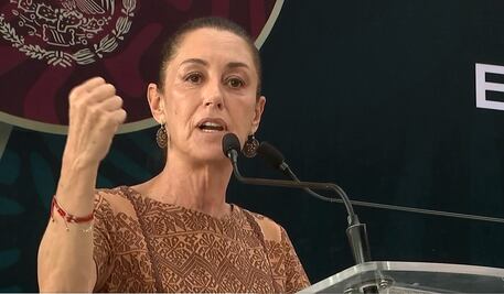 Claudia Sheinbaum asegura que defenderá la educación pública y humanista