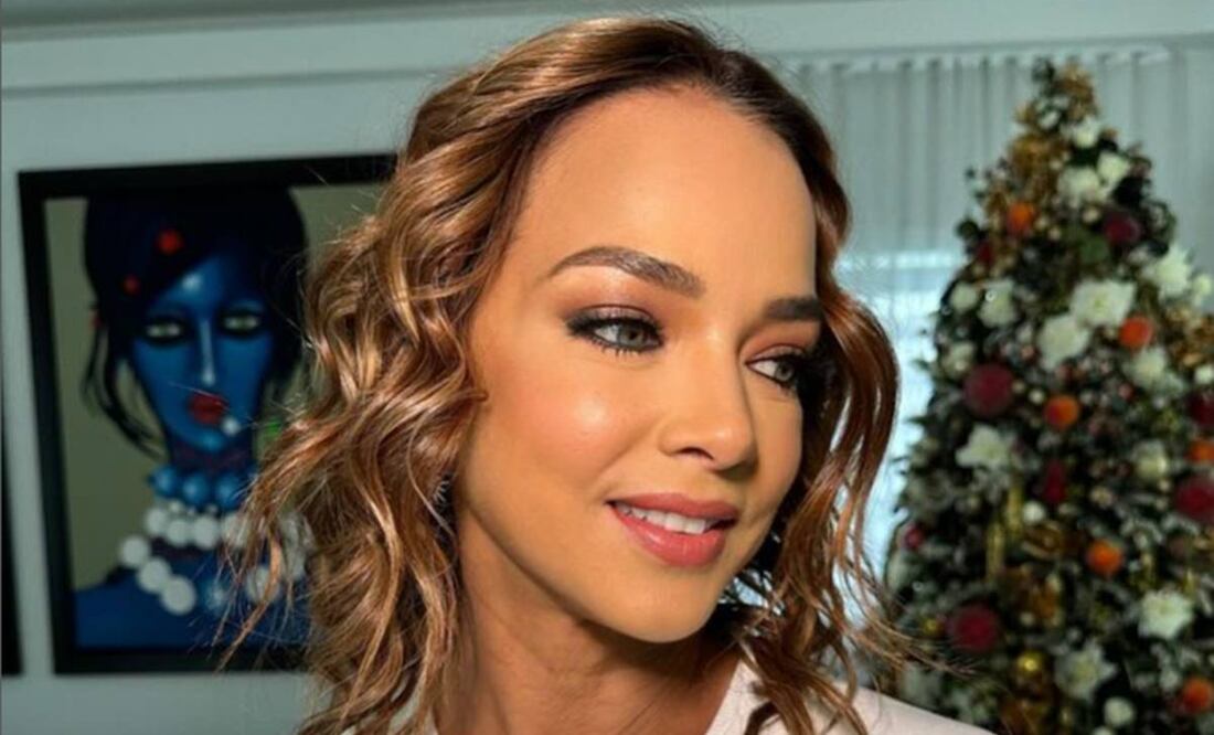 Adamari López, de 52 años, se quitó varios años de encima para su nuevo proyecto. Foto: Instagram.