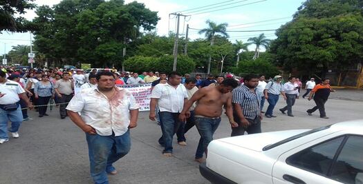 Enfrentamiento entre maestros en Chiapas deja varios heridos