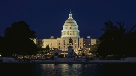 Qué es el "dinero oscuro", la sigilosa forma de "corrupción" que salpica la política del país más poderoso del mundo