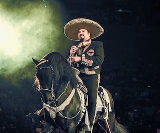 "La pandemia nos hará mejores": Pepe Aguilar