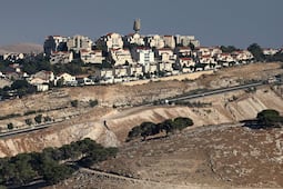 Asentamientos israelíes en Cisjordania socavan perspectivas de solución de dos Estados: líderes europeos; EU no hará lo mismo, dice Rubio