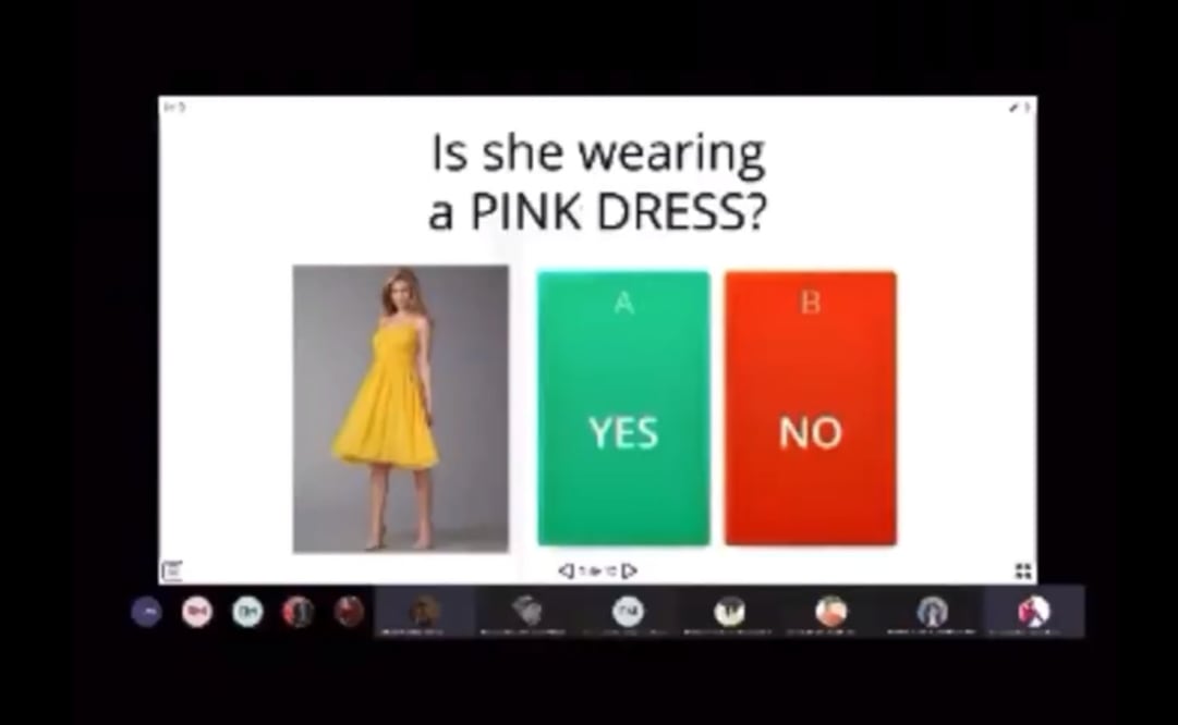 Jaqueline fue víctima de violencia familiar mientras impartía una clase en línea