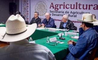 Productores y transportistas alcanzan acuerdos con el gobierno en seguridad y sector agroalimentario; suspenden los bloqueos