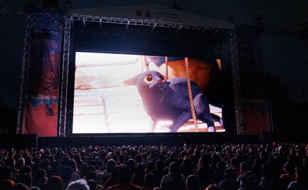 Sin diálogos, pero con ovaciones: "Flow" conquista el Zócalo capitalino