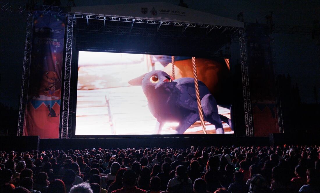 La película ganadora del Oscar a mejor animación fue proyectada a niños y familias en el Zócalo capitalino. Foto:
Yaretzy M. Osnaya EL UNIVERSAL