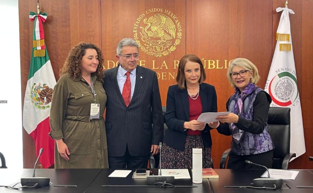 Una comitiva del Frente Amplio Democrático fue recibida en el Senado de la República por la presidenta de la Mesa Directiva, Laura Itzel Castillo, este lunes 16 de febrero de 2026. Foto: Especial
