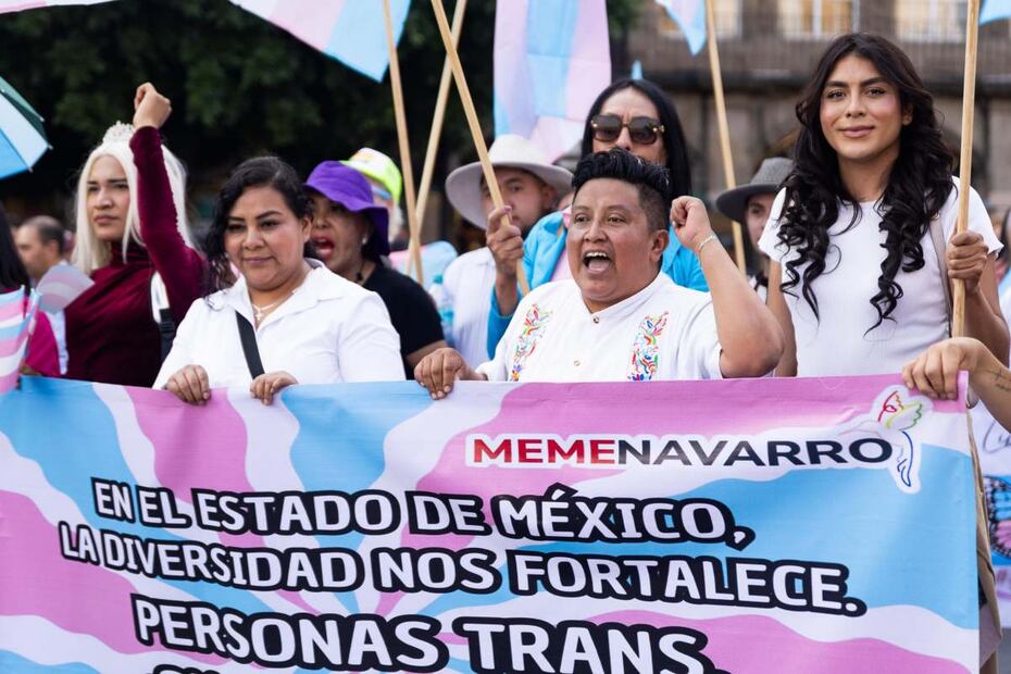 En el marco del Día de la Visibilidad Trans este 31 de marzo, personas transgénero se reunieron en el Monumento a la Revolución para marchar en defensa de sus derechos. Foto: Hugo Salvador/ EL UNIVERSAL