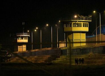 Al menos 15 muertos y 21 heridos deja motín carcelario en Ecuador