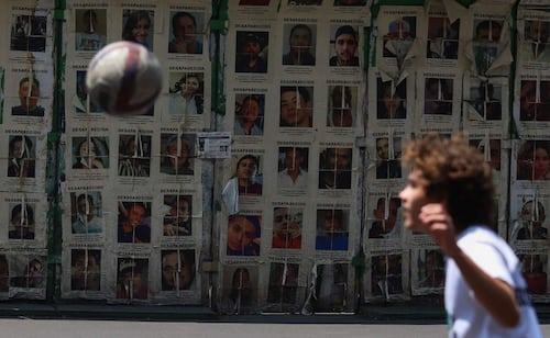 Integrantes del colectivo Hasta Encontrarles, formado por familiares de personas desaparecidas, realizaron la mañana del domingo 12 de abril de 2026 la 