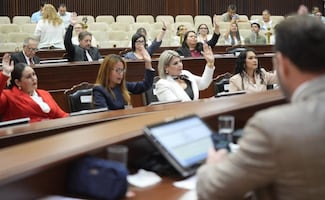 Congreso de Sinaloa aprueba permisos de paternidad para trabajadores del estado; durarán 10 días y serán con goce de sueldo