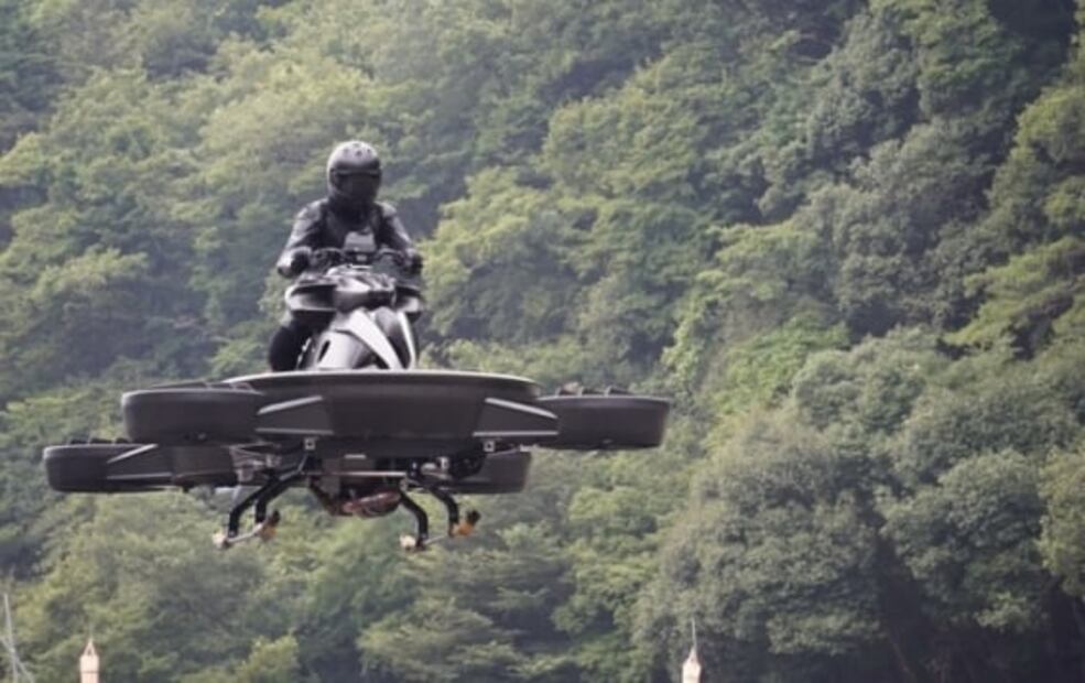 Así es la primera moto voladora del mundo y esto cuesta