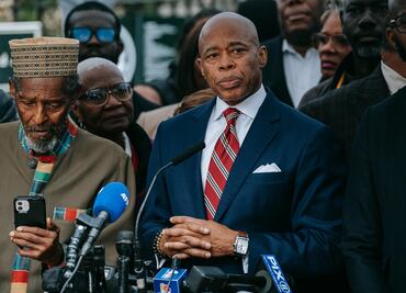 ¿Quién es Eric Adams? El alcalde de Nuevas York acusado de recibir sobornos