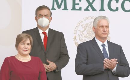 Ebrard, el que se mueve sí sale en la foto