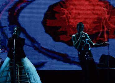 Una Lupita de 25 años y rockera