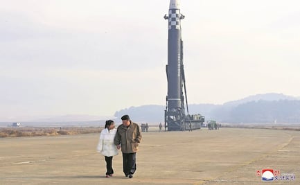Líder norcoreano amaga con usar armas nucleares
