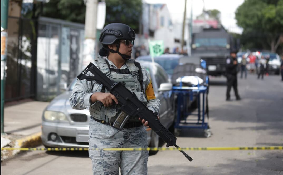 Movilización policiaca en toma de rehén en Centro Comunitario San Pedro Marín, ubicado en la alcaldía Gustavo A. Madero en la Ciudad de México, el 1 de julio de 2025: Foto: Francisco Rodríguez/EL UNIVERSAL