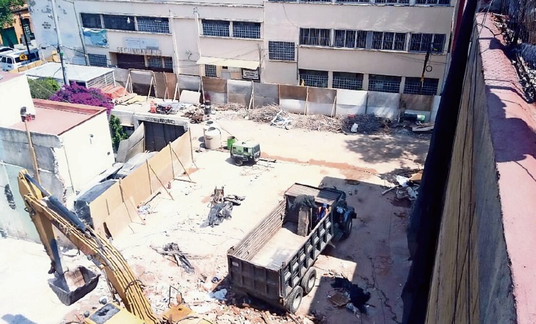 El retiro de escombros en el predio de Balsas 18, colonia Miravalle, ya está muy avanzado; faltan el estudio de mecánica de suelo. (SOBSE)