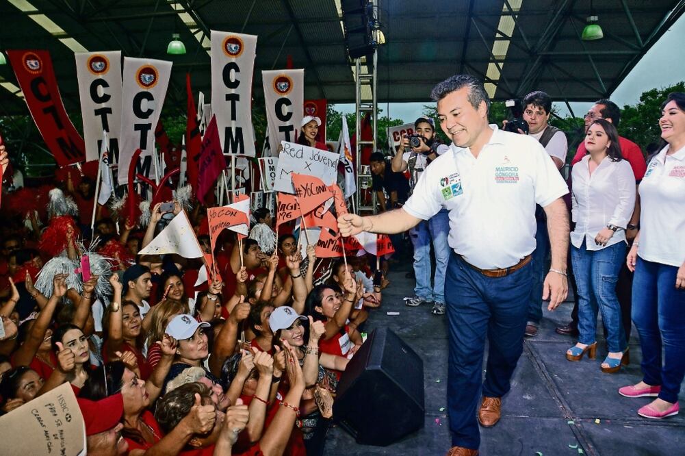 Mauricio Góngora, aspirante de la alianza PRI-PVEM-Panal a la gubernatura de Quintana Roo, dijo ayer que hará un compromiso en cada zona de la entidad (ELIZABETH RUÍZ. CUARTOSCURO)