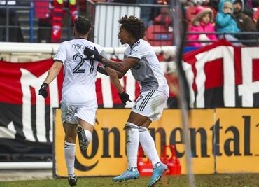 Carlos Salcedo debuta con el Toronto y no pasan del empate ante Dallas