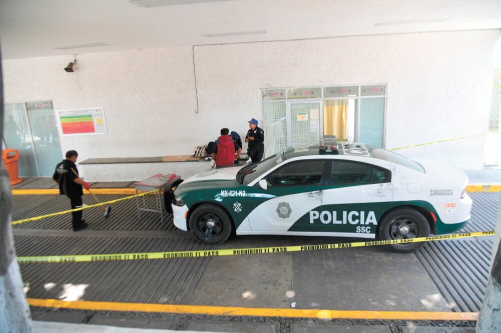Luego de que Jesús “N” dijo a los policías que se sentía muy mal, lo llevaron al Hospital General de Balbuena, donde murió. Foto/HUGO GARCÍA. EL UNIVERSAL
