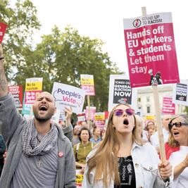 Parlamento británico se rebela contra premier
