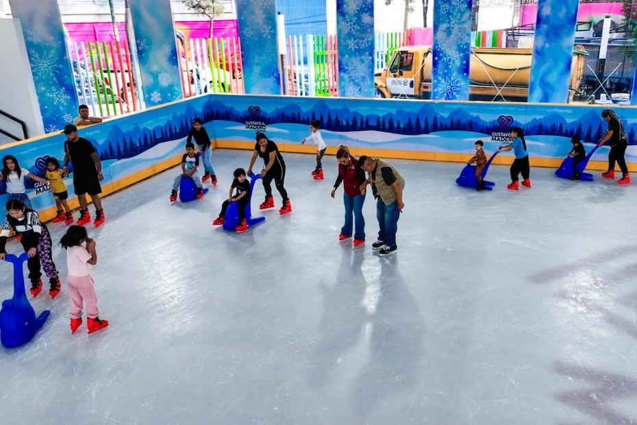 La GAM ahora cuenta con una pista de hielo permanente sin costo. Foto: Facebook Alcaldía Gustavo A. Madero
