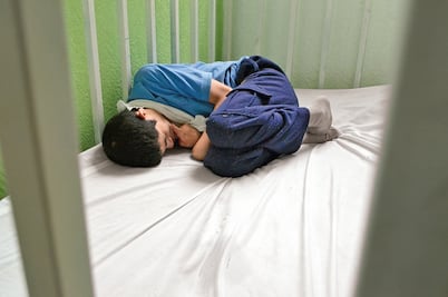 Los niños enjaulados