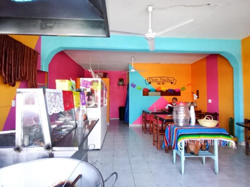 Compra dos limones y llévate un cuarto de carnitas gratis, la oferta de una taquería