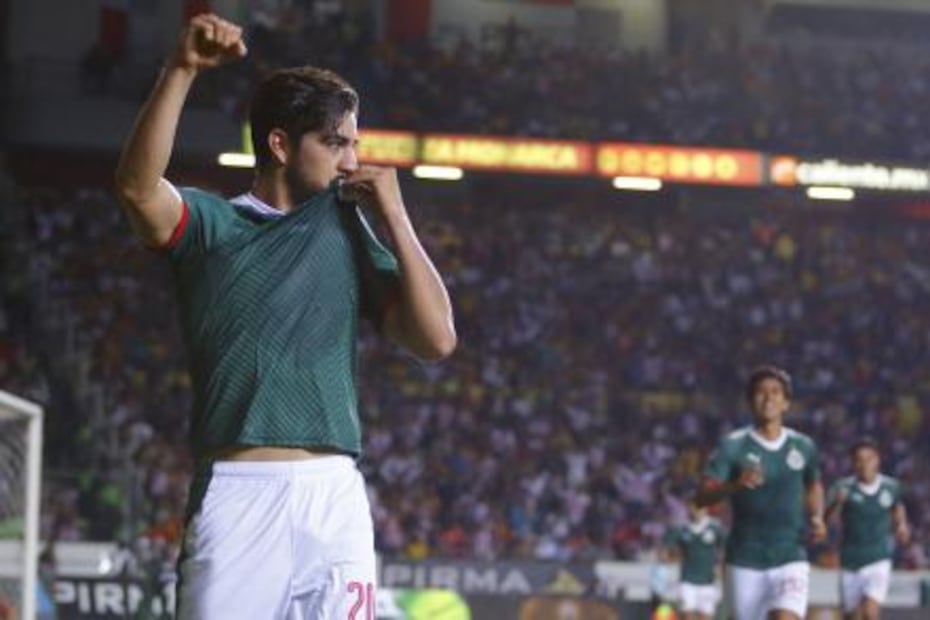 Doblete de Pizarro le da el triunfo a las Chivas