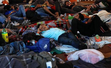 Migrantes centroamericanos enfrentan duras condiciones en albergue de Tijuana
