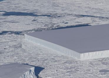 El extraño iceberg de forma rectangular descubierto por la NASA