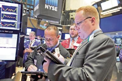 Precios del petróleo suben y Wall Street celebra