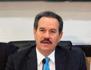 Juan Bueno renuncia al PAN