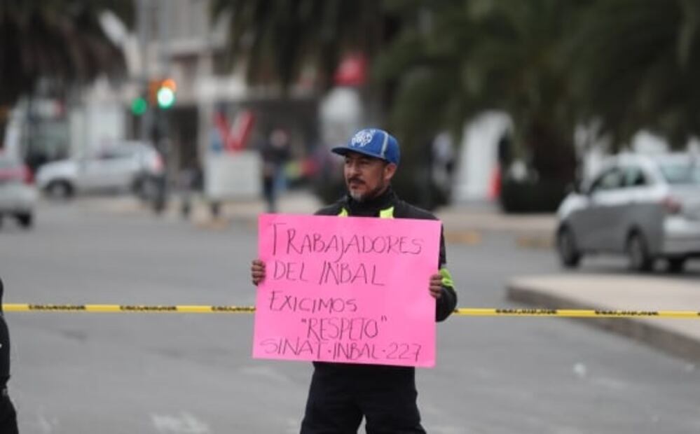 Tras haber sido plantadas, dos representaciones sindicales del INBAL cierran Reforma