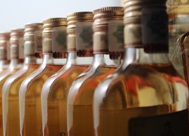 SHCP propone que establecimientos verifiquen que bebidas alcohólicas sean originales antes de venderlas