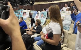 Madres buscadoras irrumpen en Congreso de Sinaloa para exigir destituciones; acusan amenazas de subsecretaria de Derechos Humanos