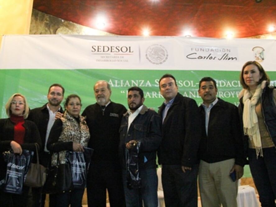Carlos Slim y Sedesol presentan plataforma educativa