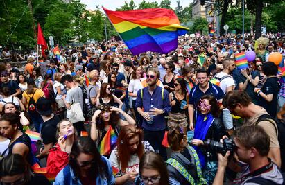 Alrededor de 30 mil personas participan en Londres en marcha del orgullo gay