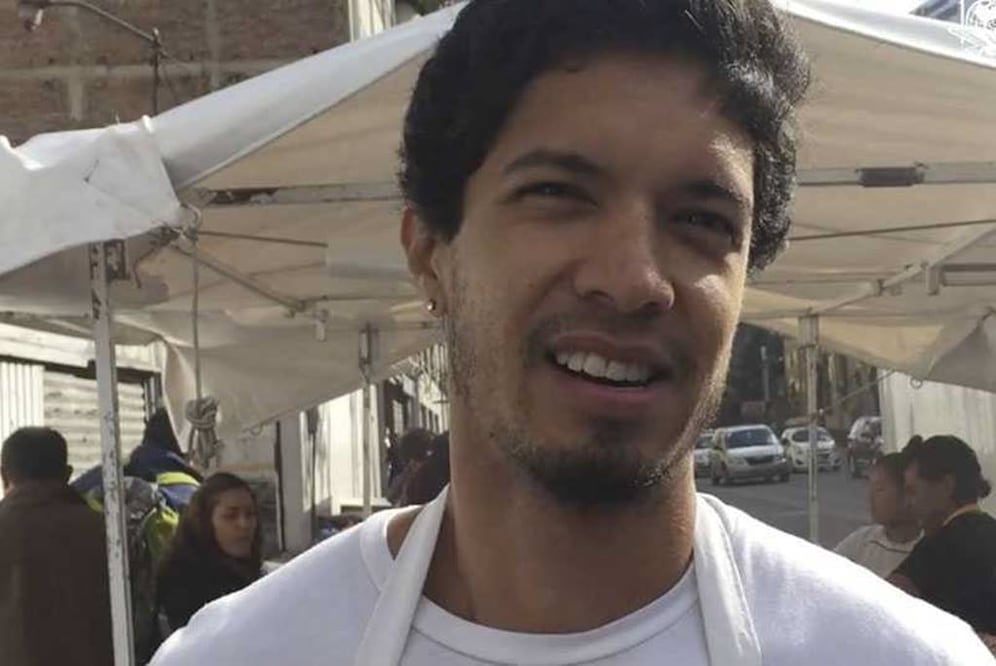 Historia. Profesionista en Venezuela, taquero en México