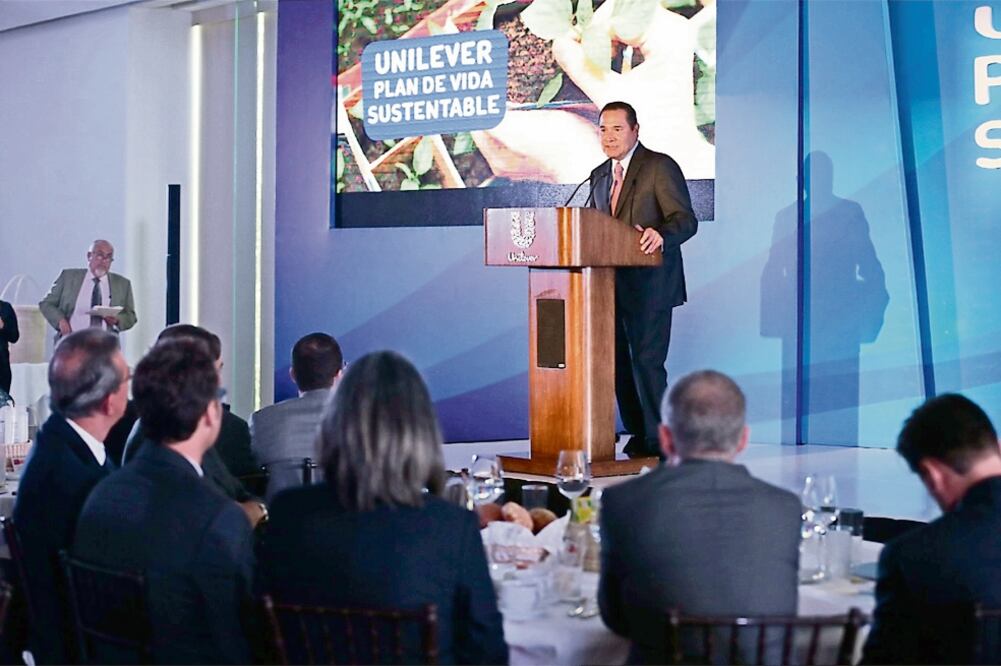 Luis Enrique Miranda Nava, titular de la Secretaría de Desarrollo Social, afirma que una sociedad igualitaria es la mejor base para el éxito de los negocios, así como para consolidar la democracia (TOMADA DE TWITTER)