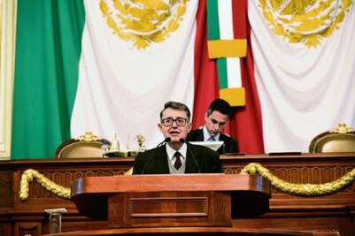 Encinas sí rendirá protesta, adelantan