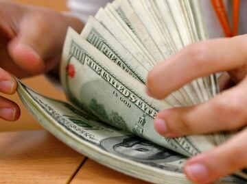 Precio del dólar abre cerca de los 19 pesos al mayoreo hoy viernes, 2 de agosto