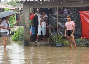Damnificados de huracán John en Oaxaca exigen nuevo censo; apoyos federales nunca llegaron, acusan