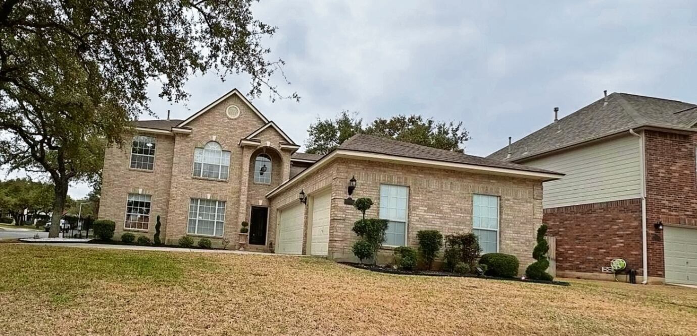 aspirante morenista tiene dos casas en EU sin declarar. Foto: especial