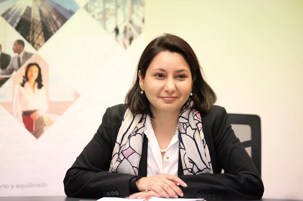 Proye cción. Shelly Shetty, analista de Fitch, considera que AMLO no tendría mayoría en el Congreso. (ESPECIAL)