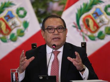 Primer ministro de Perú saldría del gabinete por tráfico de influencias a favor de una mujer; la llamaba "amor" en audios