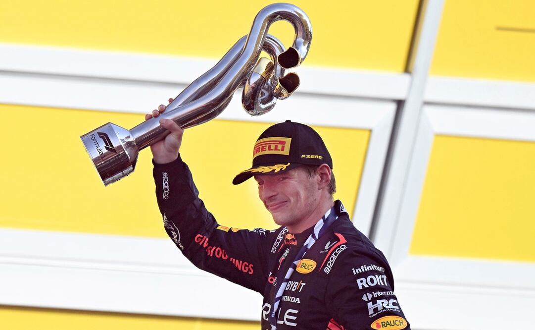 Max Verstappen durante la premiación del Gran Premio de Italia - Foto: EFE